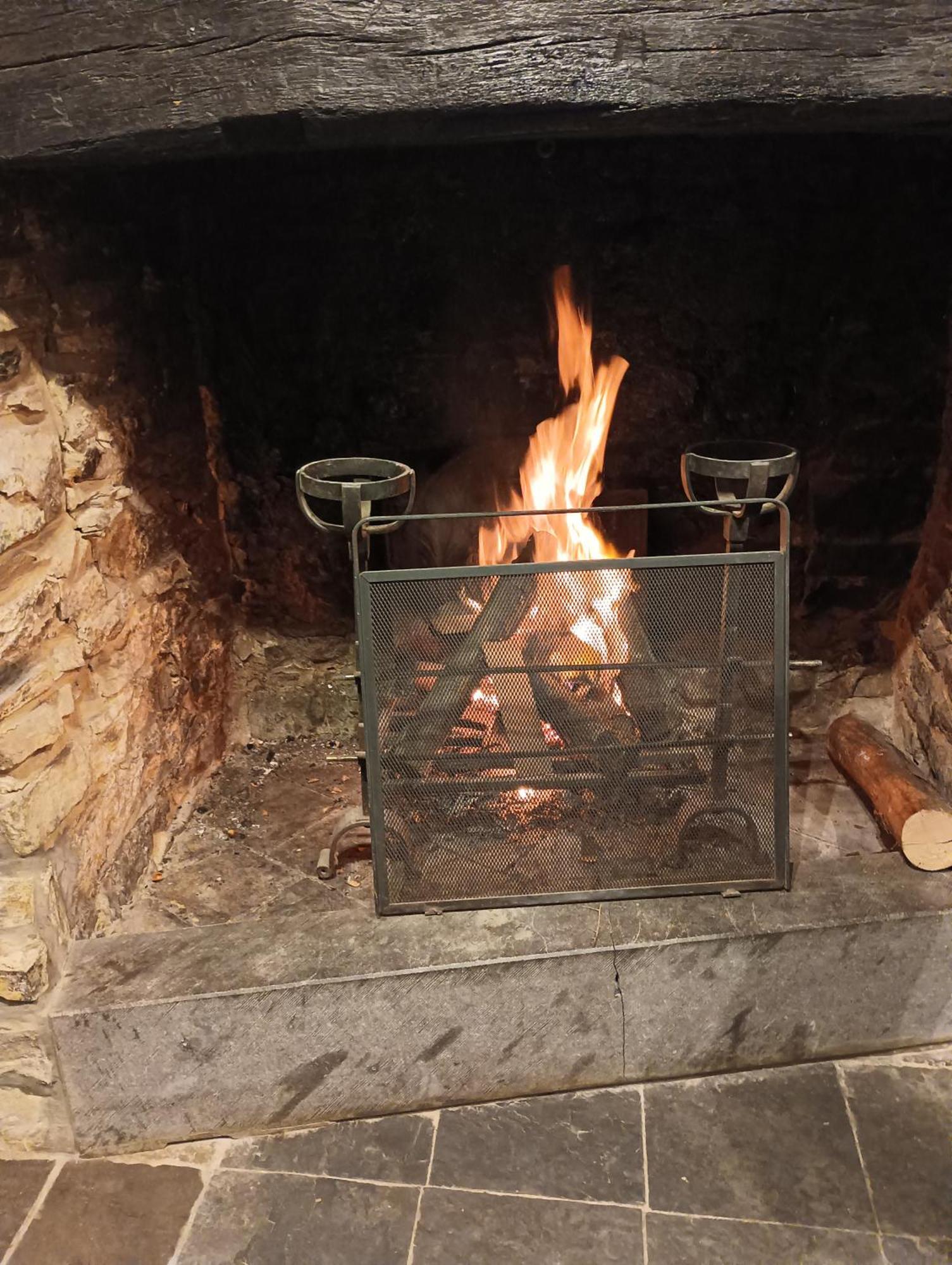 Gite Ardennes Au Coin Du Feu Jacuzzi Sauna Et Nature Jalhay Esterno foto